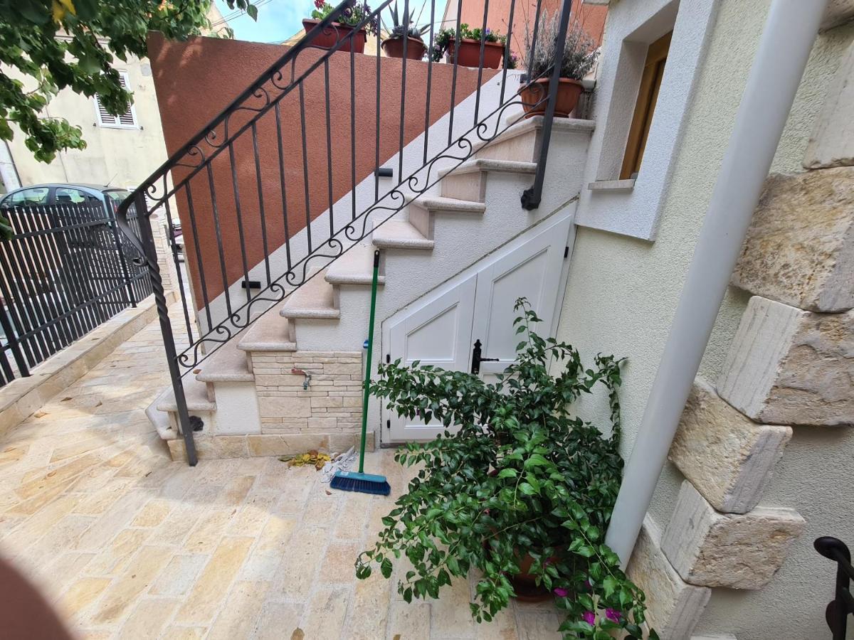 La Corte Di Kate-2 Biograd Na Moru Exteriör bild